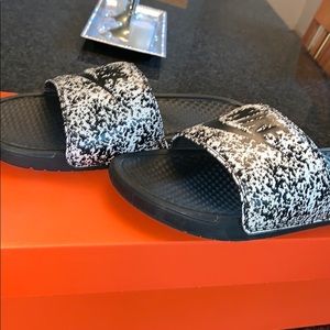 Nike Slides (Size 9)